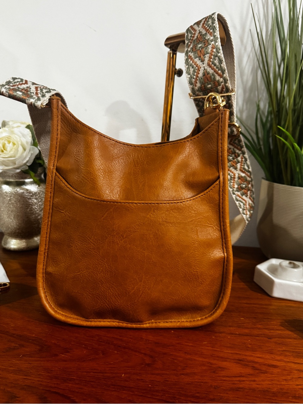 Stylish Tan Leather Crossbody Bag with Embroidered tow Strap - Picture 5 of 13